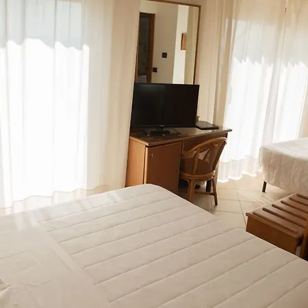 호텔 Croce Di Malta 3*