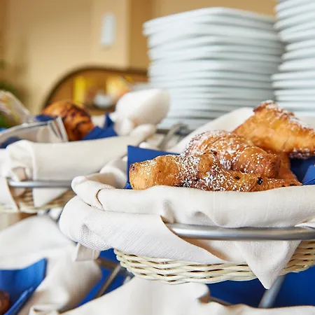 克罗齐迪马耳他酒店 3* 因佩里亚